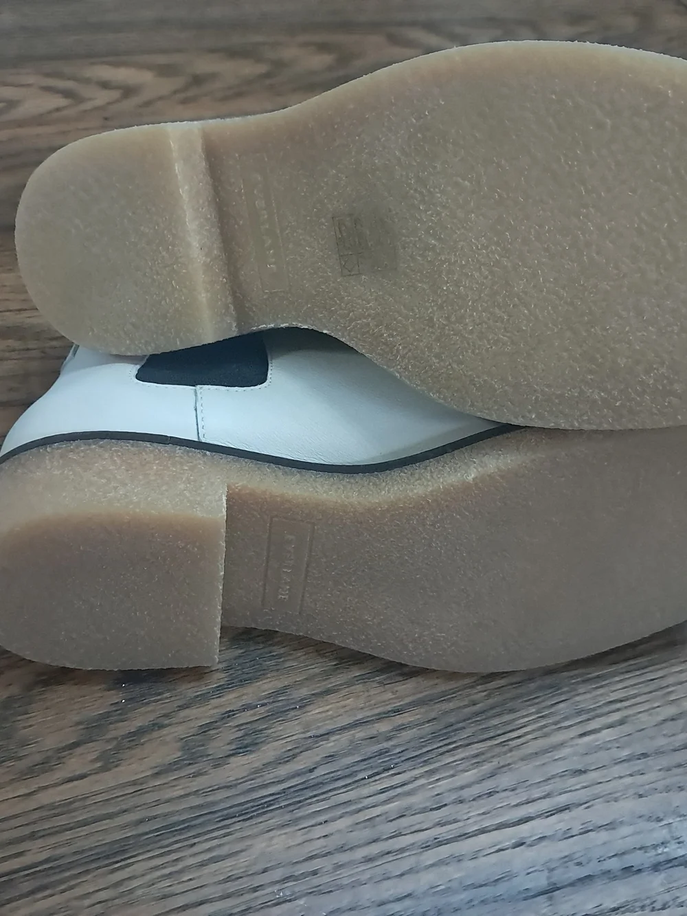 Everlane The Italian Leather Chelsea Boot OFF-WHITE SZ 9 Women's Gum Outsole NEW